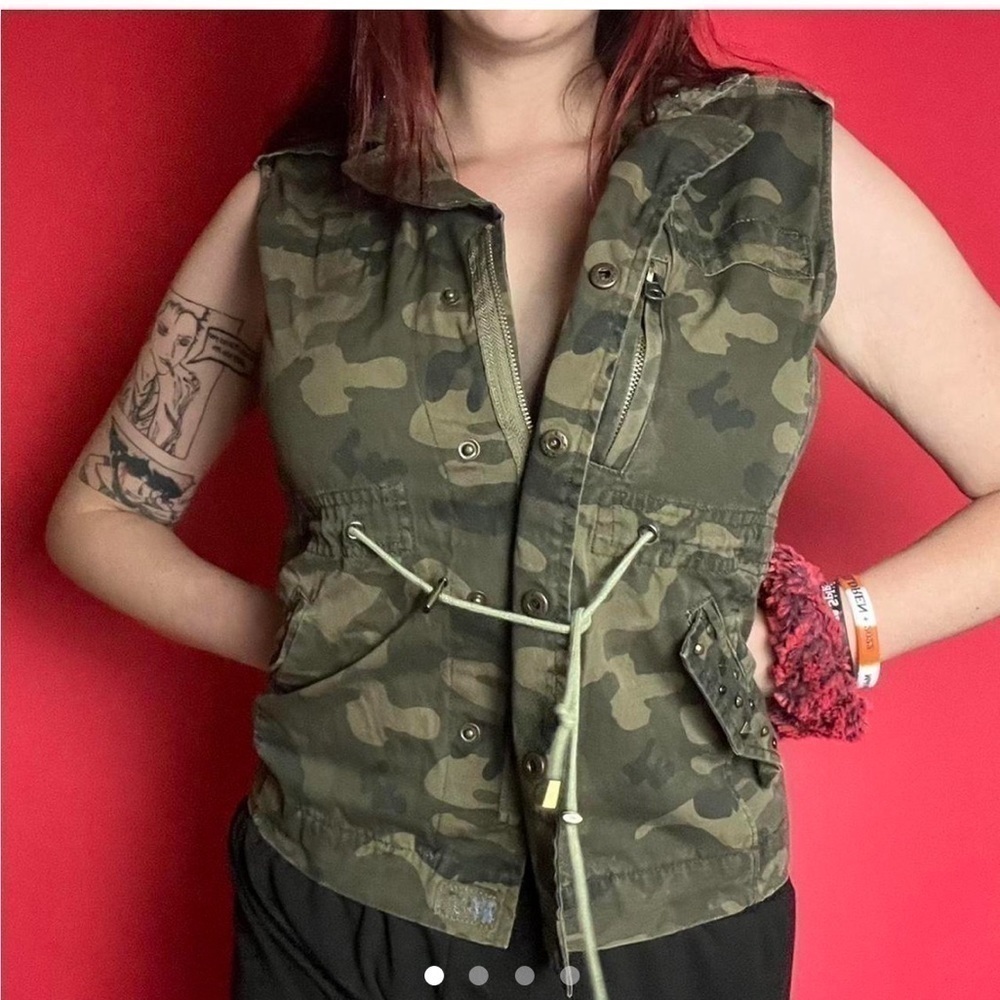 Green studded camouflage vest 💚💛​​​​​​​​​​​​​​​​​​​​​​​​​